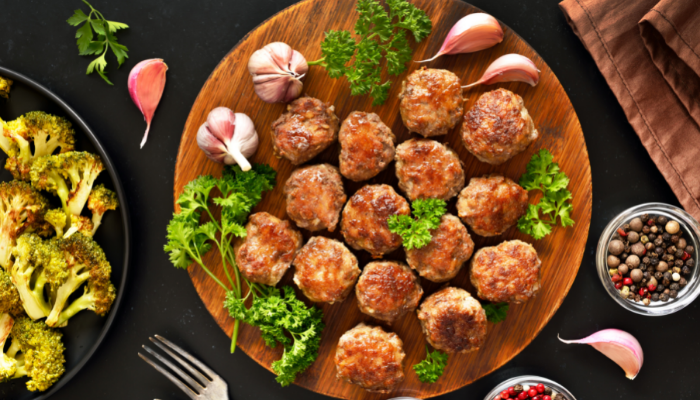 Almôndegas de Frango Crocantes - Blog Alhocomalecrim.com