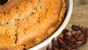 Bolo caseiro de café simples - Blog Alhocomalecrim