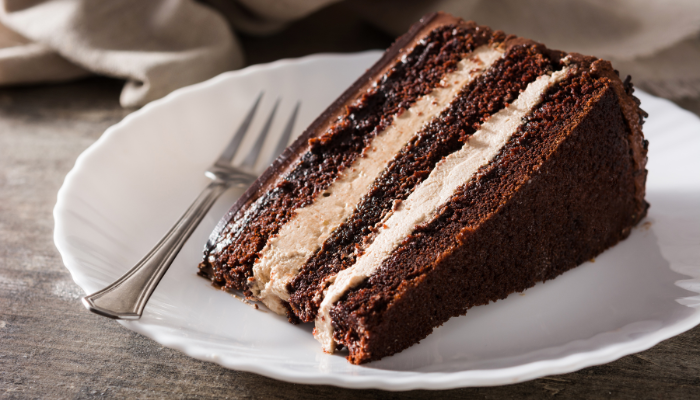 Bolo de chocolate com ninho - Blog Alhocomalecrim