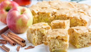 Bolo de maça com canela - Blog Alhocomalecrim