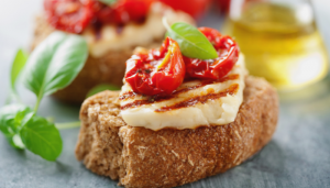 Crostini de pimentão com ricota - Blog Alhocomalecrim