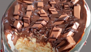 Pavê de Biscoito Kit Kat - Blog Alhocomalecrim