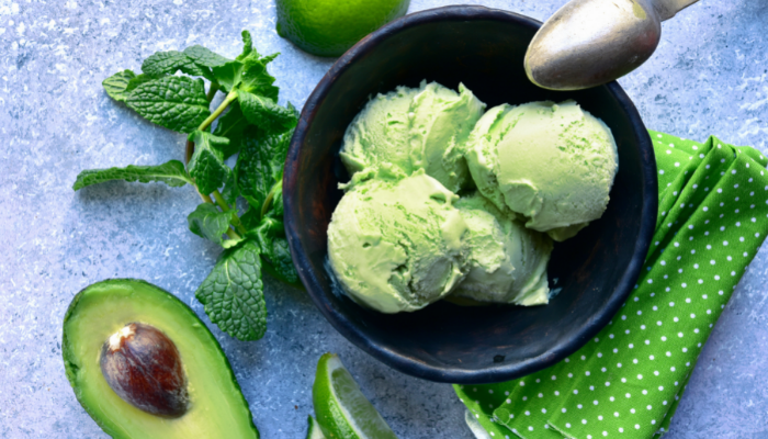 Sorvete cremoso de abacate - Blog Alhocomalecrim.com