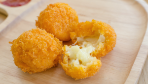 Bolinha de queijo crocante - Blog Alhocomalecrim