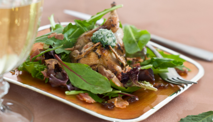 Como fazer Codornas ao molho de vinho - Blog alhocomalecrim.com