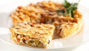 Torta de frango com cogumelos - Blog Alhocomalecrim