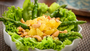 Salada de aspargos com laranja - Blog Alhocomalecrim