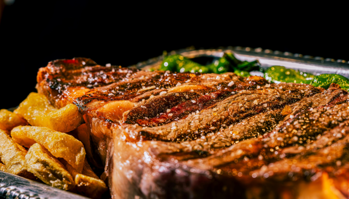 Bife a cavalo com aspargos - Blog Alhocomalecrim.com