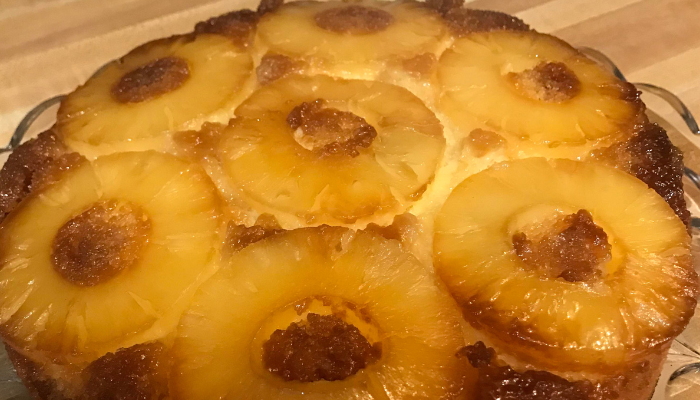 Bolo Caramelizado de Abacaxi - Blog Alhocomalecrim.com