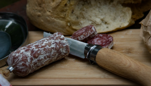 Salame de Especiarias Caseiro - Blog Alhocomalecrim.com