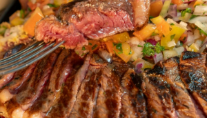 Bisteca Suína com Espaguete - Blog Alhocomalecrim.com