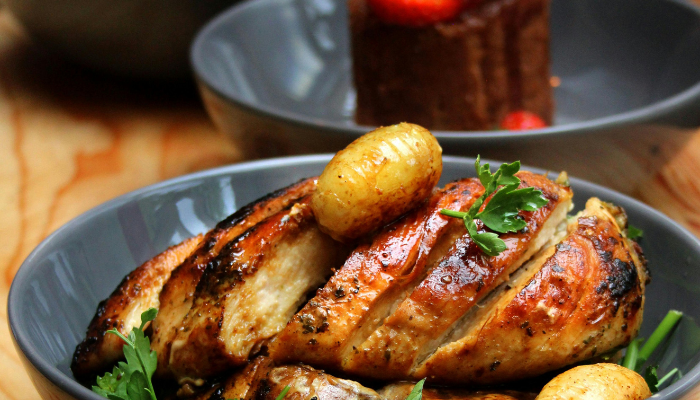 Peito de peru com nozes - Blog Alhocomalecrim.com