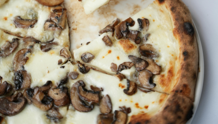 Pizza Italiana de Cogumelos - Blog Alhocomalecrim.com