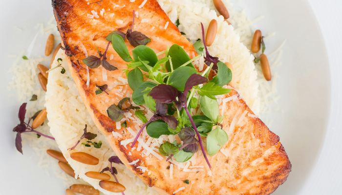 Salmão assado com ervas - Blog Alhocomalecrim.com