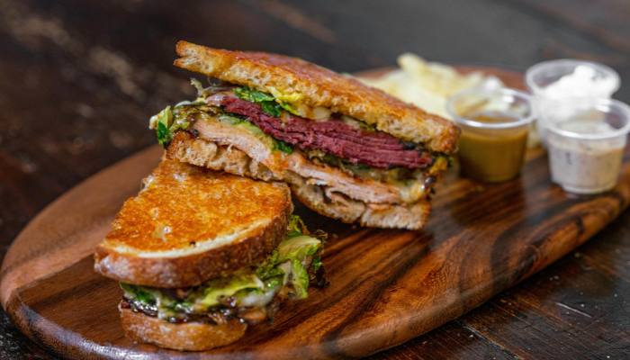 Sanduiche de rosbife e rúcula - Blog Alhocomalecrim.com