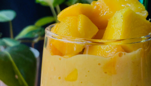 Smoothie de Manga Cremoso - Blog Alhocomalecrim.com