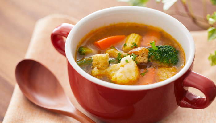 Sopa de Frango com Vegetais - Blog Alhocomalecrim.com
