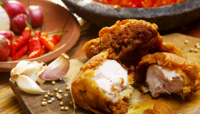 Coxas de frango com quinoa - Blog Alhocomalecrim