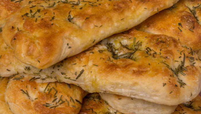 Focaccia com Alho e Alecrim - Blog Alhocomalecrim