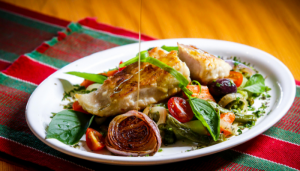 Frango com cebola caramelizada - Blog Alhocomalecrim