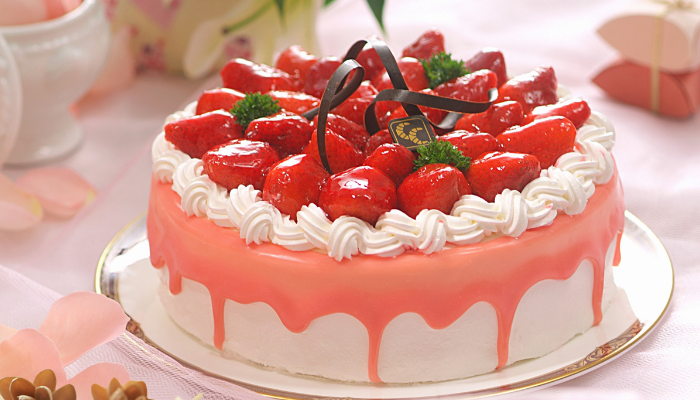 Bolo de Morango com Iogurte - Blog Alhocomalecrim