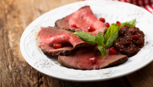 Carne Assada com Romã - Blog Alhocomalecrim