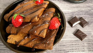 Crepe de Chocolate com Morangos - Blog Alhocomalecrim