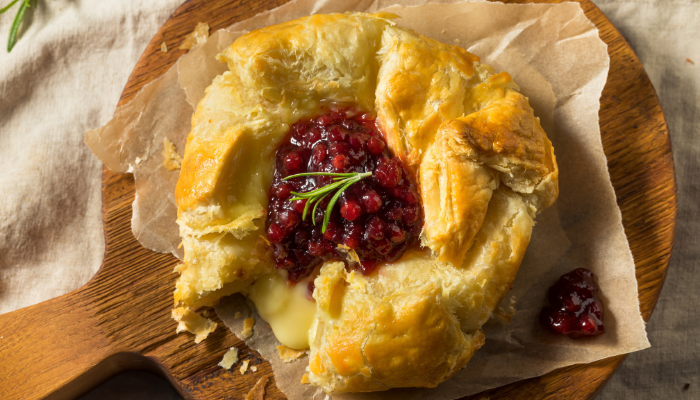 Folhado de Queijo Brie - Blog Alhocomalecrim