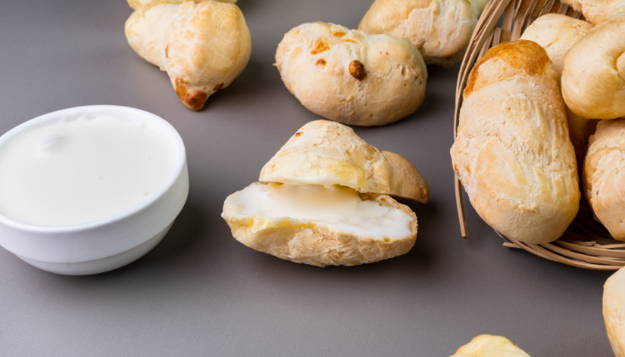 Pão de Queijo com Catupiry - Blog Alhocomalecrim