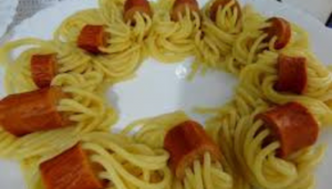 Rolinho de Macarrão e Salsicha - Blog Alhocomalecrim
