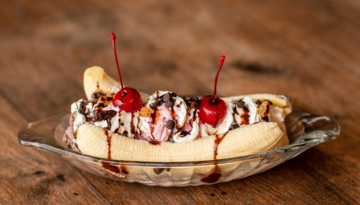 Banana Split com Cereja - Blog Alhocomalecrim