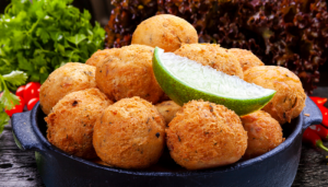 Bolinho de Bacalhau - Blog Alhocomalecrim