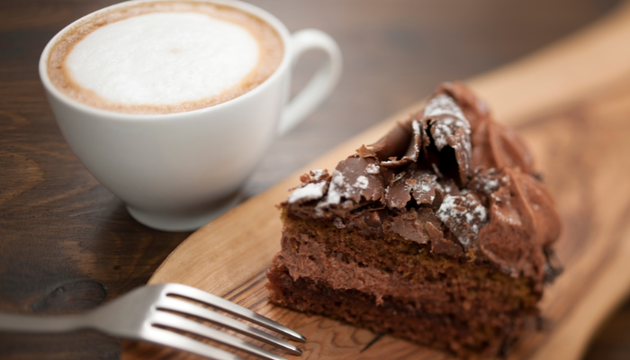 Bolo de chocolate e café - Blog Alhocomalecrim