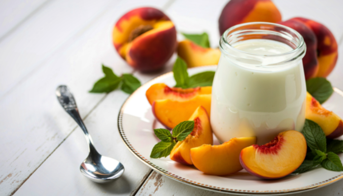 Iogurte Natural com Pêssegos - Blog Alhocomalecrim