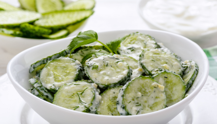 Salada de Pepino com Iogurte - Blog Alhocomalecrim