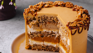 Torta de Caramelo com Nozes - Blog Alhocomalecrim