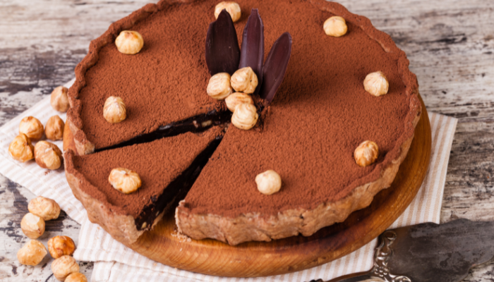 Torta de Chocolate com Avelãs - Blog Alhocomalecrim
