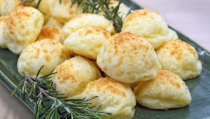 Mini Pão de Queijo - Blog Alhocomalecrim.com
