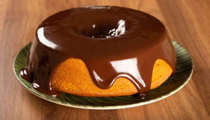 Bolo de Cenoura com Chocolate - Blog Alhocomalecrim.com