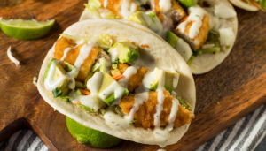 Taco de Frango com Molho de Iogurte - Blog Alhocomalecrim.com