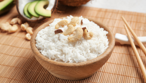 Arroz de Côco com Castanha de Caju - Blog Alhocomalecrim.com