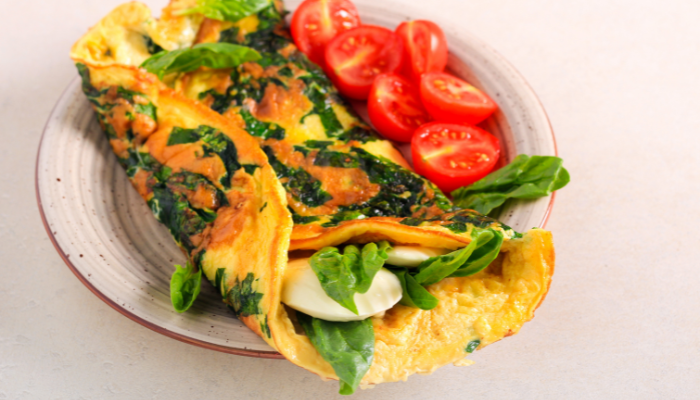 Omelete de Espinafre com Queijo de Cabra - Blog Alhocomalecrim.com